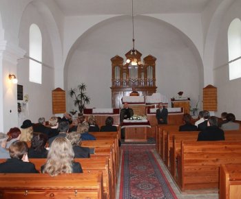 Spomienka na obete vojny a holokaustu