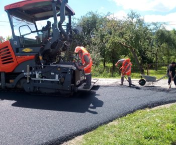 Asfaltovanie miestnej komunikácie