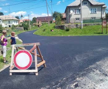 Asfaltovanie miestnej komunikácie